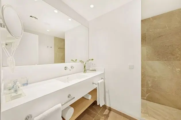 Superior Tek Büyük Yataklı Oda, Balkon, Deniz Manzaralı