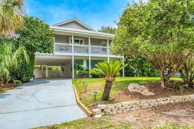 Ev (Chiquita Sun House)