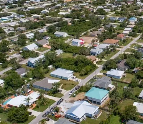 Ev (Chiquita Sun House)