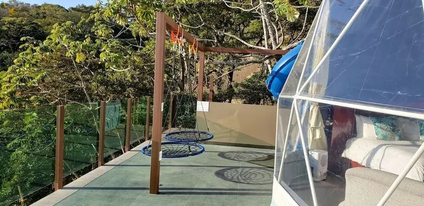 Family Deluxe Tent, Hot Tub
