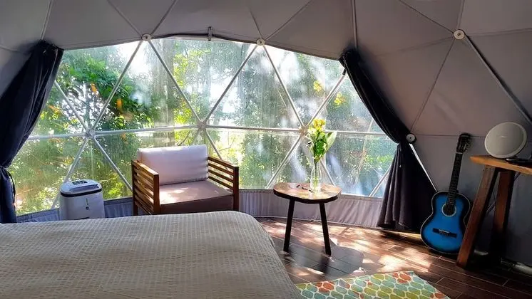 Honeymoon Tent, Hot Tub