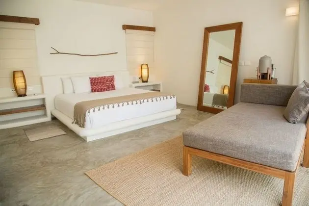 Deluxe with private pool