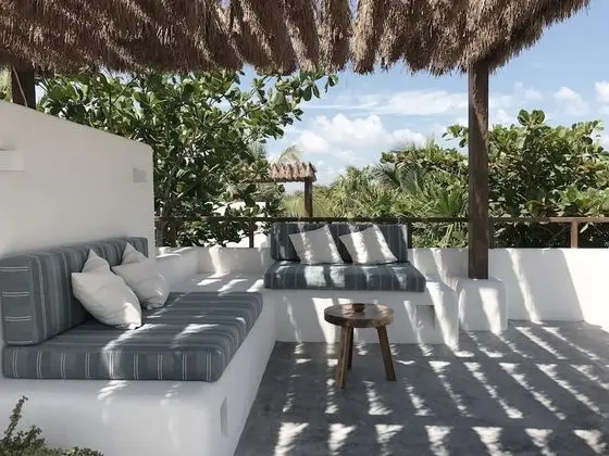 Deluxe with private pool
