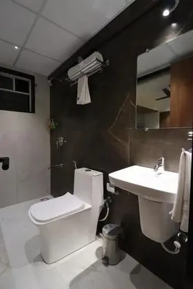Premium Tek Büyük Yataklı Oda