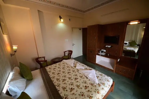 Deluxe Tek Büyük Yataklı Oda, 1 Çift Kişilik Yatak, Dağ Manzaralı