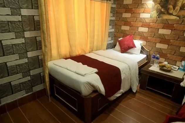 Deluxe Tek Büyük Yataklı Oda, Bahçe Manzaralı