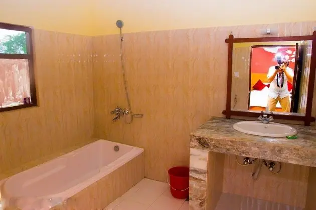 Deluxe Tek Büyük Yataklı Oda, Bahçe Manzaralı