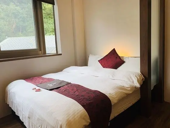 Tek Büyük veya İki Ayrı Yataklı Oda, 2 Çift Kişilik Yatak