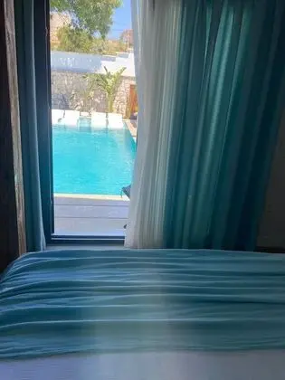 Deluxe Room, Pool View