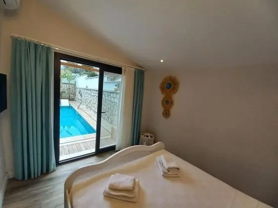 Standard Havuz Bağlantılı Oda