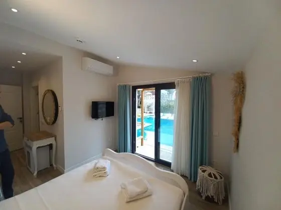 Standard Havuz Bağlantılı Oda