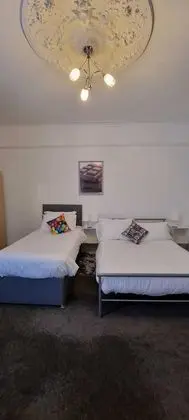 Family Tek Büyük Yataklı Oda (Room 2)