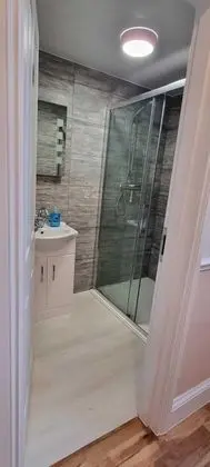 Family Tek Büyük Yataklı Oda (Room 4)