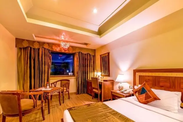 Oda, Balkon, Havuz Manzaralı