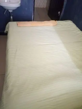 Büyük Yataklı Tek Kişilik Oda