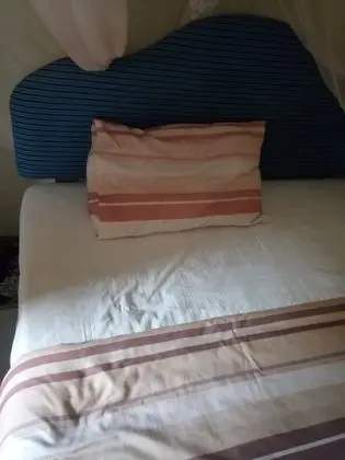 Büyük Yataklı Tek Kişilik Oda