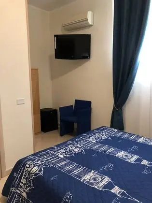 Tek Büyük Yataklı Oda, Ek Bina