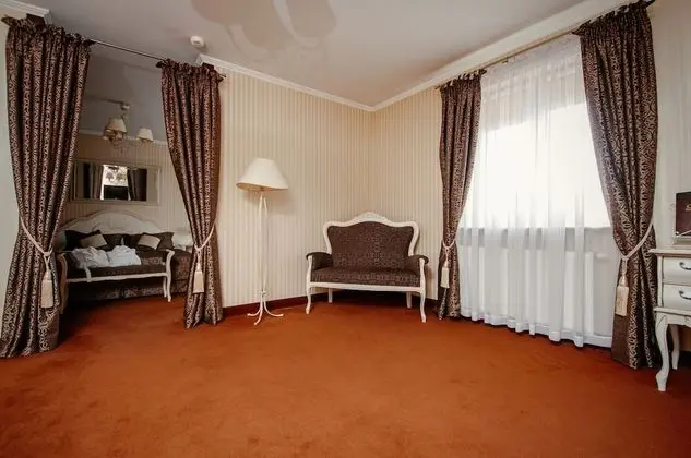 Exclusive Stüdyo Süit