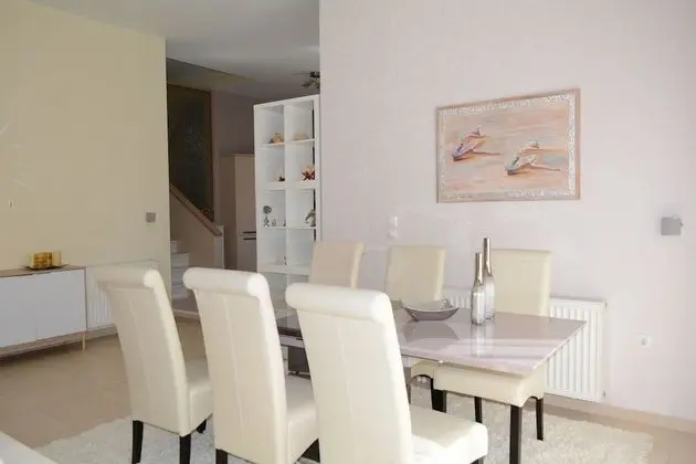 Luxury Villa, 2 Yatak Odası, Sıcak Su Havuzu, Bahçeli