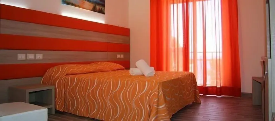 Tek Büyük veya İki Ayrı Yataklı Oda, Dağ Manzaralı