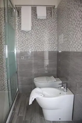 Tek Büyük veya İki Ayrı Yataklı Oda, Dağ Manzaralı