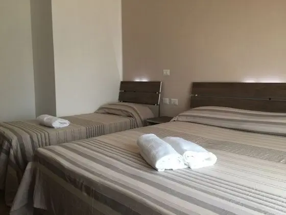 Üç Kişilik Oda, Kısmi Deniz Manzaralı