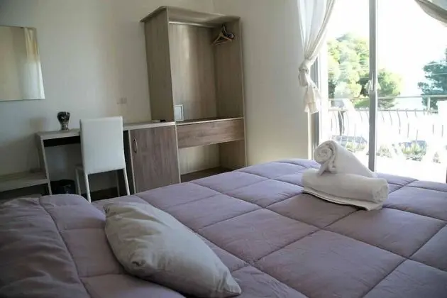 Üç Kişilik Oda, Kısmi Deniz Manzaralı