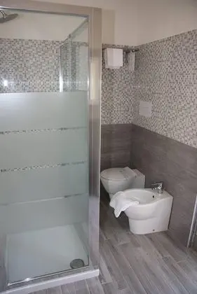 Üç Kişilik Oda, Kısmi Deniz Manzaralı