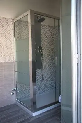 Üç Kişilik Oda, Kısmi Deniz Manzaralı