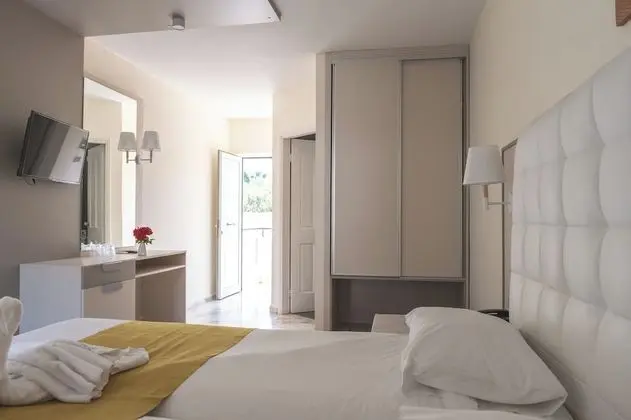 Standard Tek Büyük veya İki Ayrı Yataklı Oda
