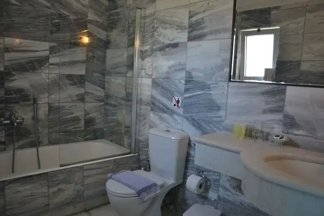 Superior Tek Büyük veya İki Ayrı Yataklı Oda