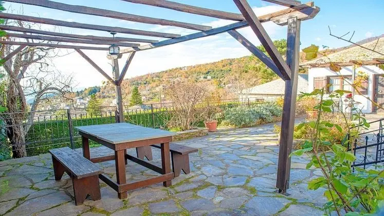 Superior Ev, Şömine, Deniz Manzaralı