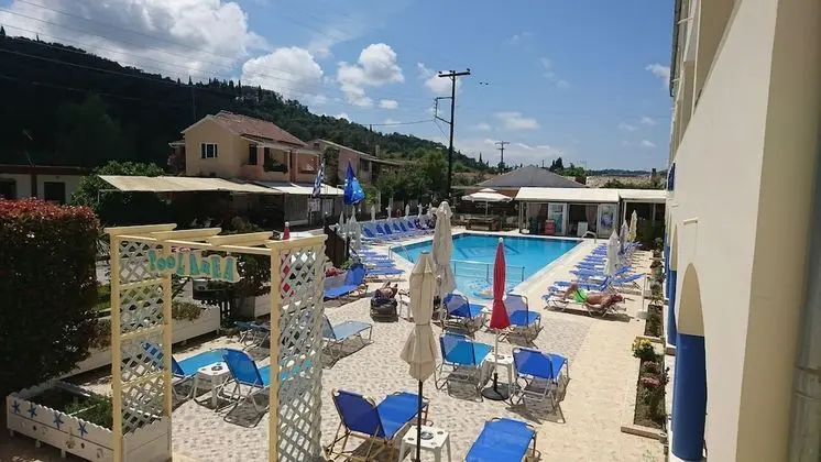 Apart Daire, 1 Yatak Odası, Mutfak, Havuz Manzaralı