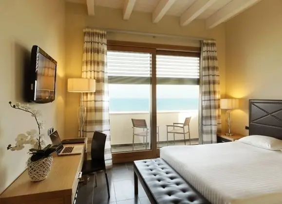 Comfort Büyük Yataklı Tek Kişilik Oda, Deniz Manzaralı
