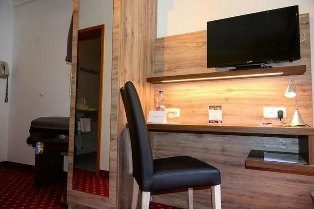 Tek Kişilik Oda, 1 Tek Kişilik Yatak, Sigara İçilmez, Dağ Manzaralı
