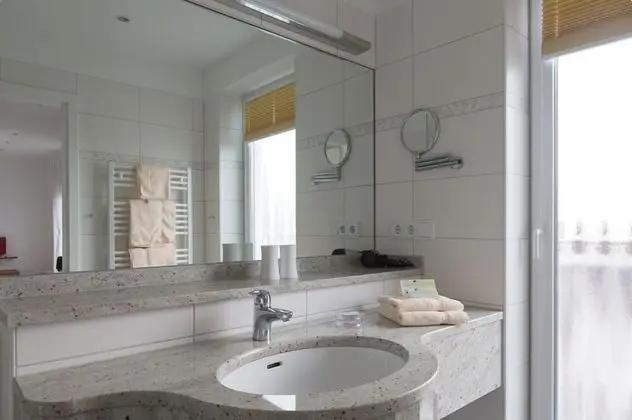 Tek Büyük Yataklı Oda (Zimmer 10)