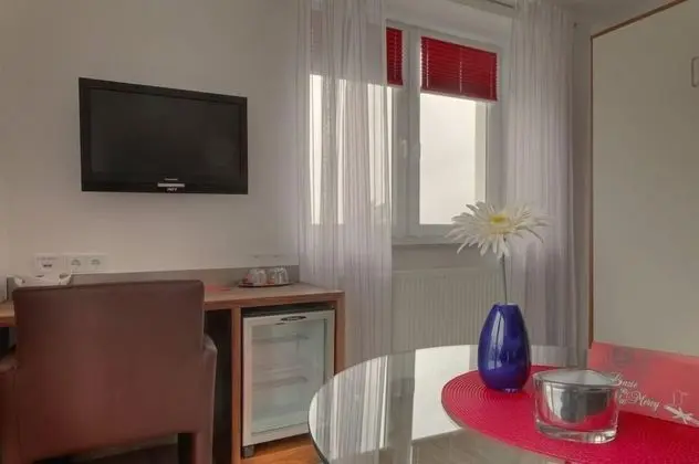 Tek Büyük Yataklı Oda (Zimmer 12)