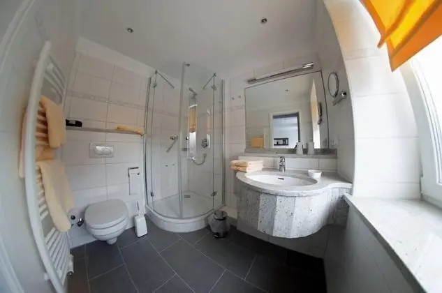 Tek Büyük Yataklı Oda (Zimmer 2)