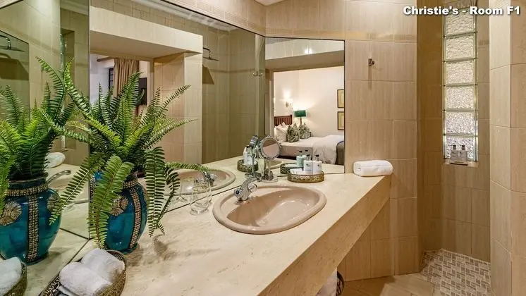 Luxury Oda, 1 En Büyük (King) Boy Yatak
