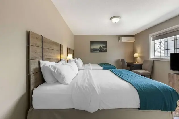 Standard Oda, Birden Çok Yatak, Şömine, Göl Manzaralı (Walk-in Shower)