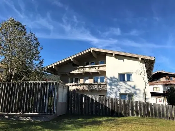 Ev