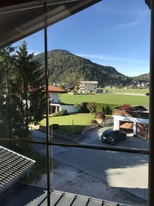 Ev
