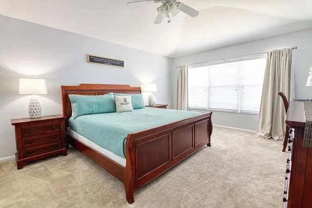 Ev, Birden Çok Yatak (Christopher's Windsor Hills Home)