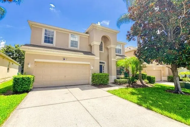 Ev, Birden Çok Yatak (Christopher's Windsor Hills Home)