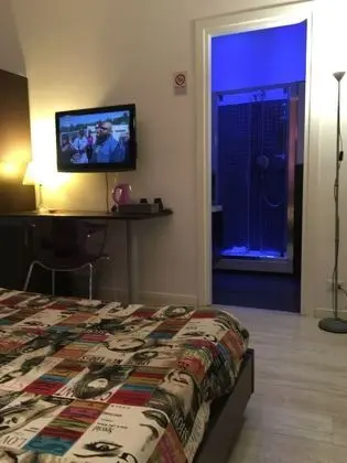 Büyük Yataklı Tek Kişilik Oda