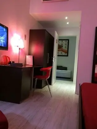 Büyük Yataklı Tek Kişilik Oda