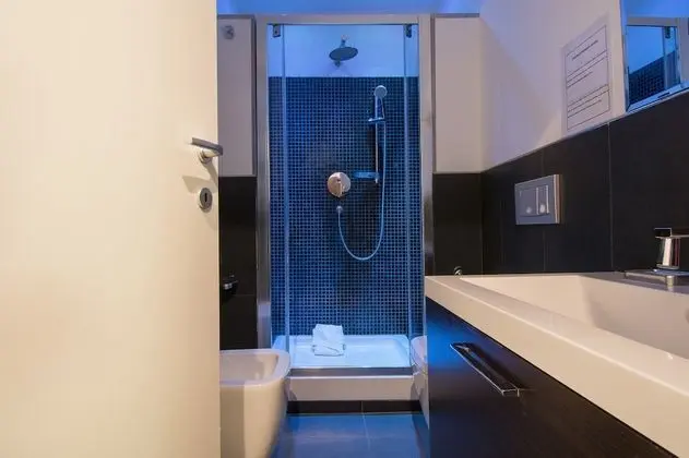 Büyük Yataklı Tek Kişilik Oda