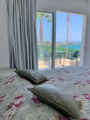 Üç Kişilik Oda, Deniz Manzaralı