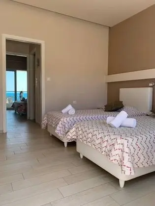 Üç Kişilik Oda, Deniz Manzaralı