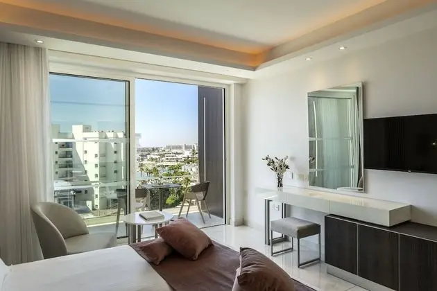Superior Oda, 1 Yatak Odası, Balkon, Kısmi Deniz Manzaralı